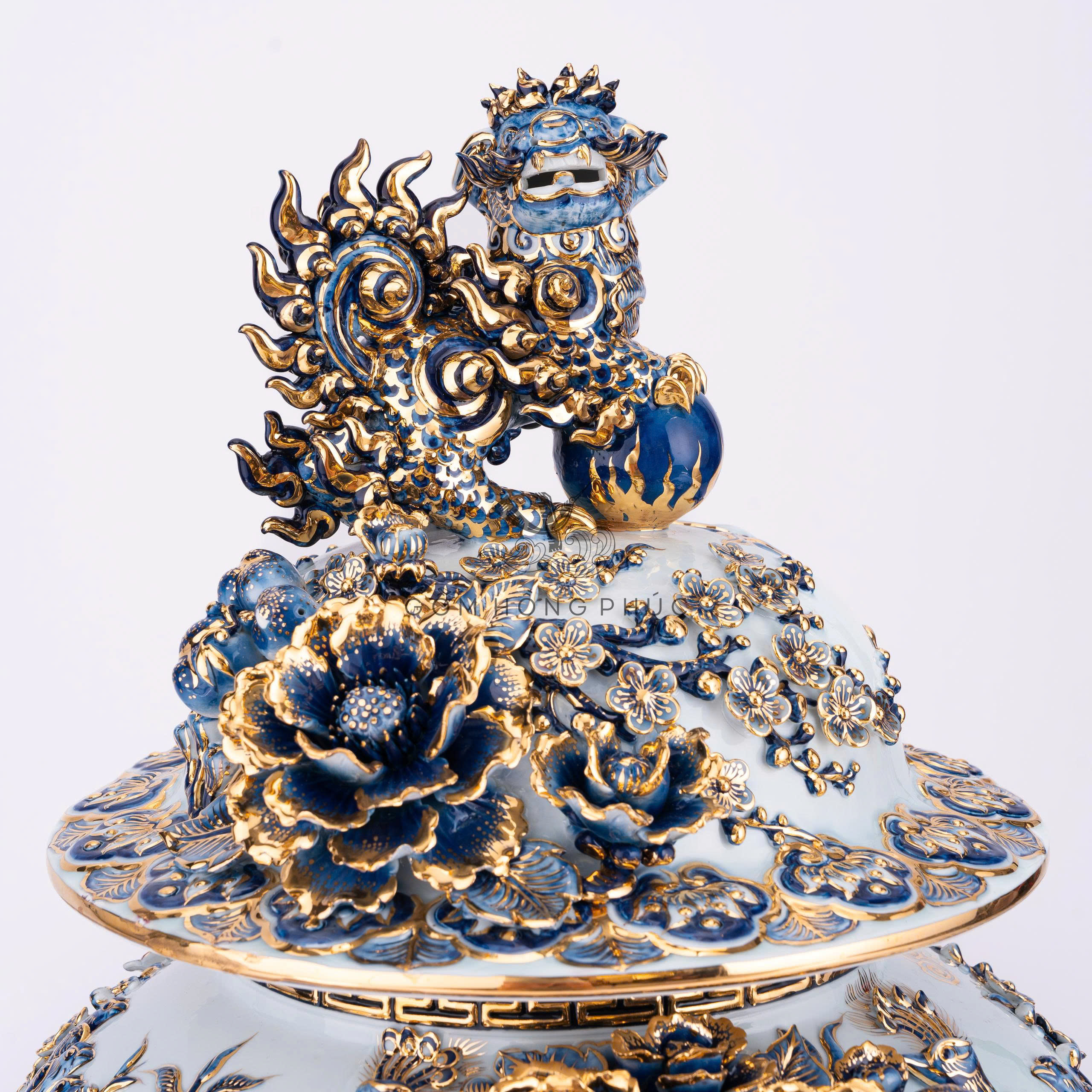 Chóe Phúc Đức Men  Lam Vẽ Vàng